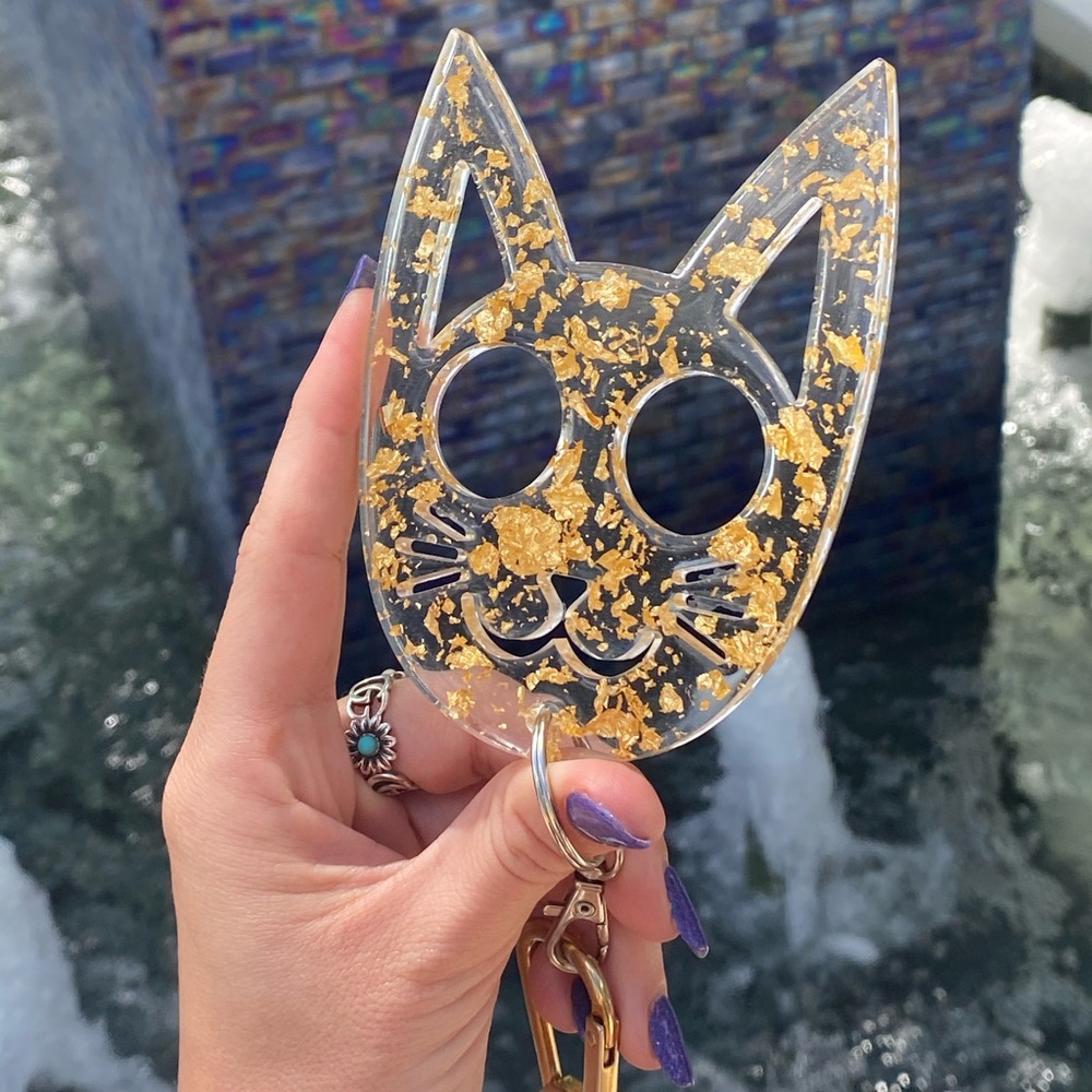 Defensive Kitty Keychain Clear With Gold Flakes - Picture 5 of 16